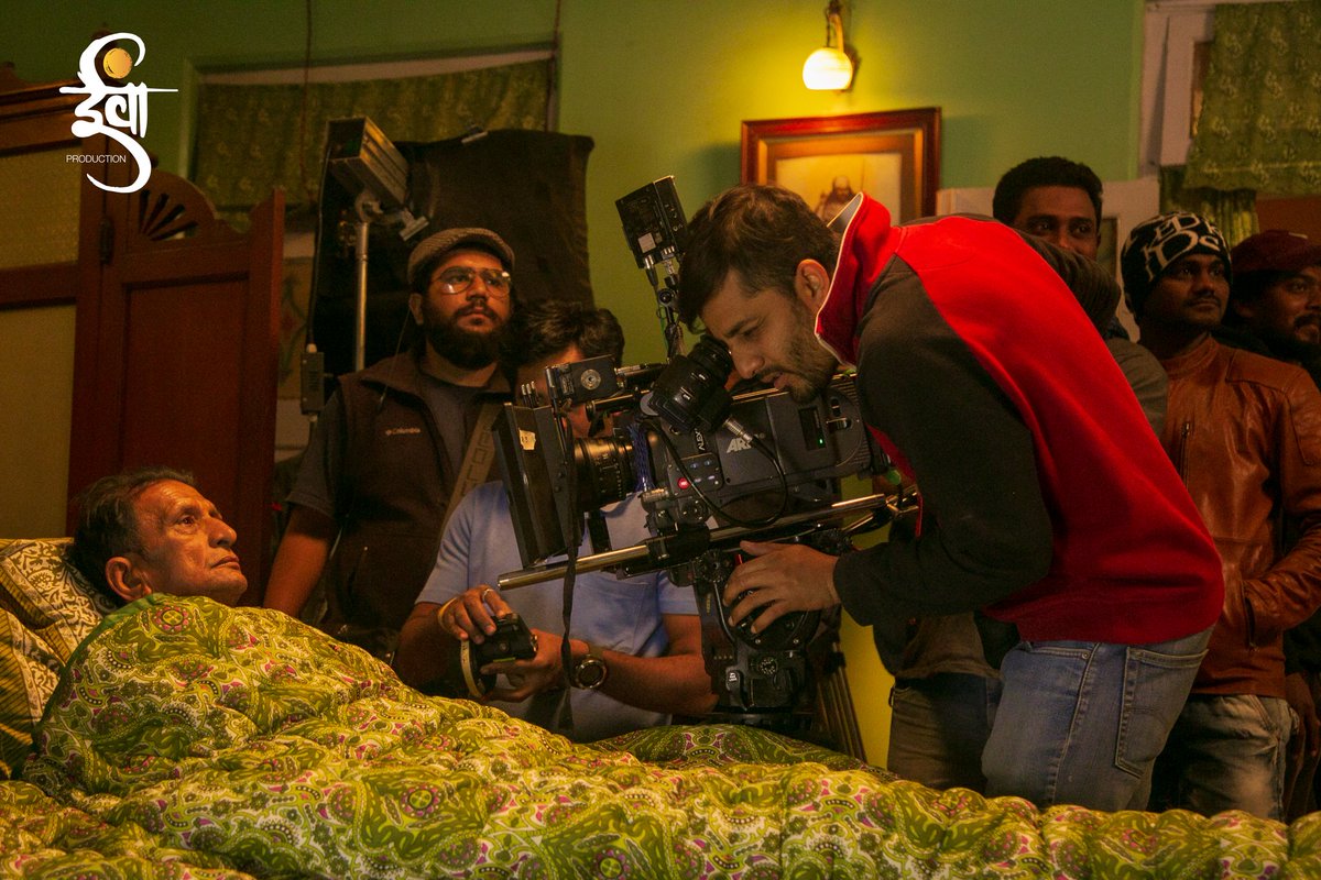 evaproductionin's tweet photo. And action 🎬
From the set of Affra Taffri 🎥
Film by - @official_vrao
.
#Movie #evaproduction #Cinema #Production #Moviemaking #affrataffari
#GujaratiIndustry #GujaratiMovie #ViralRao 
#GujaratiFilm #Film #Instagram #BTS
#Filmmaking #Onset #IndianCinema #FilmProduction https://t.co/hcUucMTy96