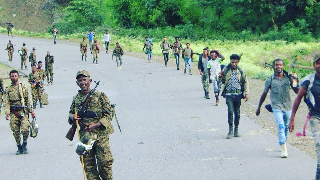 NatnaelMekonne7's tweet photo. ተጋድሏችሁን ታሪክ መዝግቦታል!

#Ethiopia : የህክምና ባለሙያው ፋኖ አስናቀ መንገሻን ጨምሮ አብዛኛዎቹ የአብን የሰሜንና የደቡብ ወሎ ዞን አመራር አባላት በተግባር ግንባር ላይ ተሰልፈው ታላቅ ጀብድ እየፈፀሙ ያሉ አርበኞቻችን ናቸው፡፡ https://t.co/fYehrCj3He