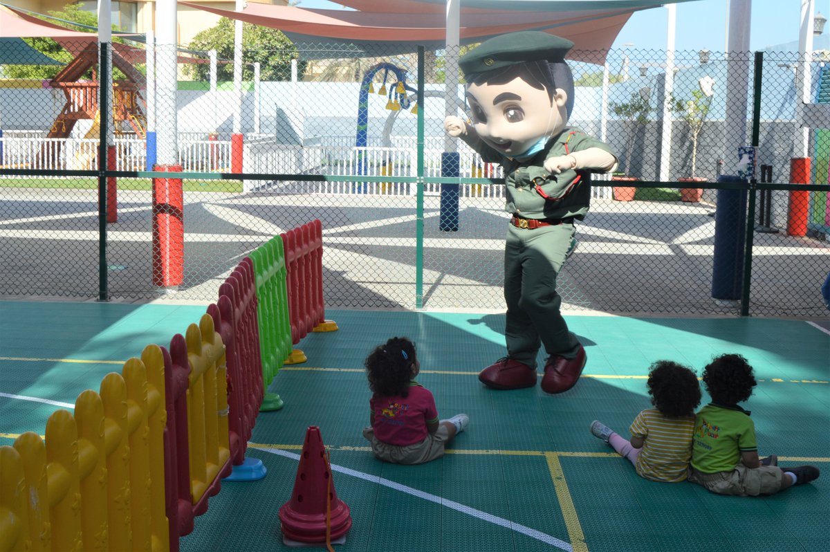 LePetitPoucetAE's tweet photo. The Surprise of the day!
Today, a team from the Dubai Police kindly agreed to come and talk to us about their work and how they protect citizens. 
#lepetitpoucet #dubaipolice #dubaipoliceforce #childactivities #nurseryadmission #holidaycamp #dubainursery #frenchnursery https://t.co/Vmm9VclHWV