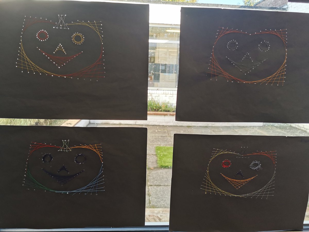 SMoycullen's tweet photo. Rang 5 have been busy using their maths to work out this sewing pattern for their art lesson! Fantastic work a pháistí 🎨🎃👌

Tá Rang 5 fíor gnóthach faoi láthair agus úsáid mata is fuáil le linn an rang ealaíne 🤩👻🎃
Nach bhfuil sé iontach?

#mathsweek21 #seachtainnamata https://t.co/GpMrZ5PCMA