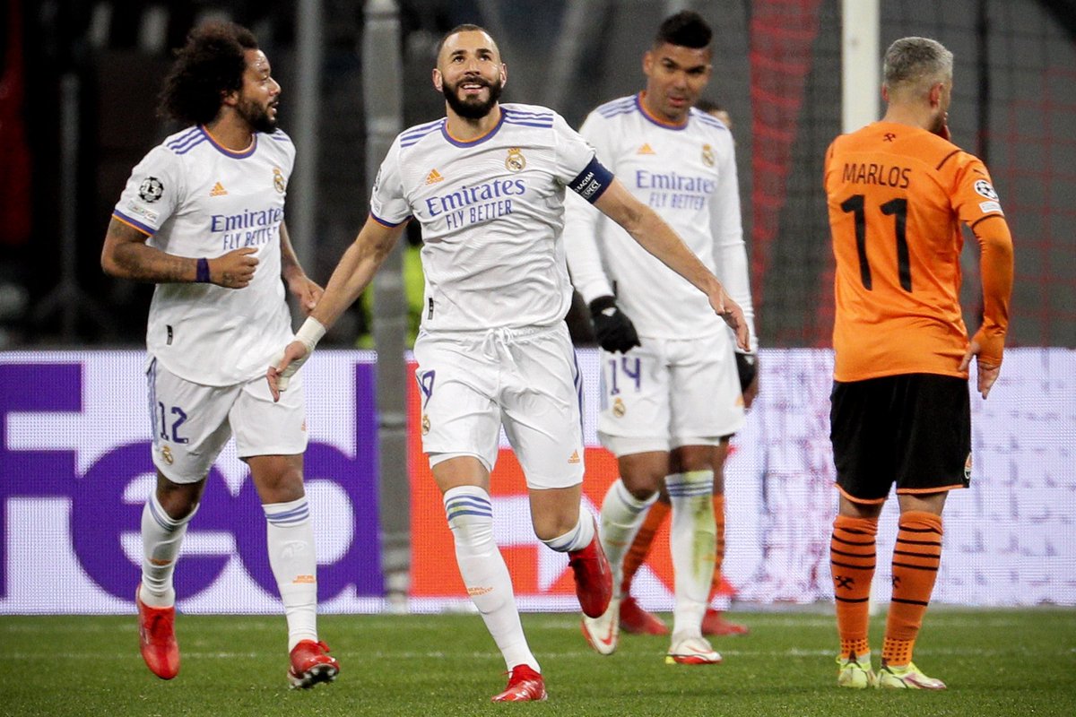 NaijaBet's tweet photo. ⚽️Karim Benzema became the 4th top scorer in Real Madrid's history with a goal he left to Shakhtar nets in 90+1.

4⃣5⃣0⃣Cristiano Ronaldo
3⃣2⃣3⃣Raul
3⃣0⃣8⃣Alfredo Di Stefano
2⃣9⃣0⃣Karim Benzema
2⃣9⃣0⃣Carlos Santillana

#NaijaBet #Boostedodds #1gamecut #UCL #RealMadrid https://t.co/8t86HDljTp