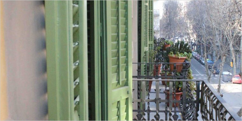 URSAiberica's tweet photo. #Noticiasector.
La #eficienciaenergética comienza a cobrar protagonismo y los municipio priorizan sus ayudas en estas actuaciones. En #Barcelona, las ayudas a la rehabilitación(37€M)irán destinadas a mejorar el comportamiento energético de los edificios. https://t.co/2hP4D74dJe https://t.co/lMp3dfufsa