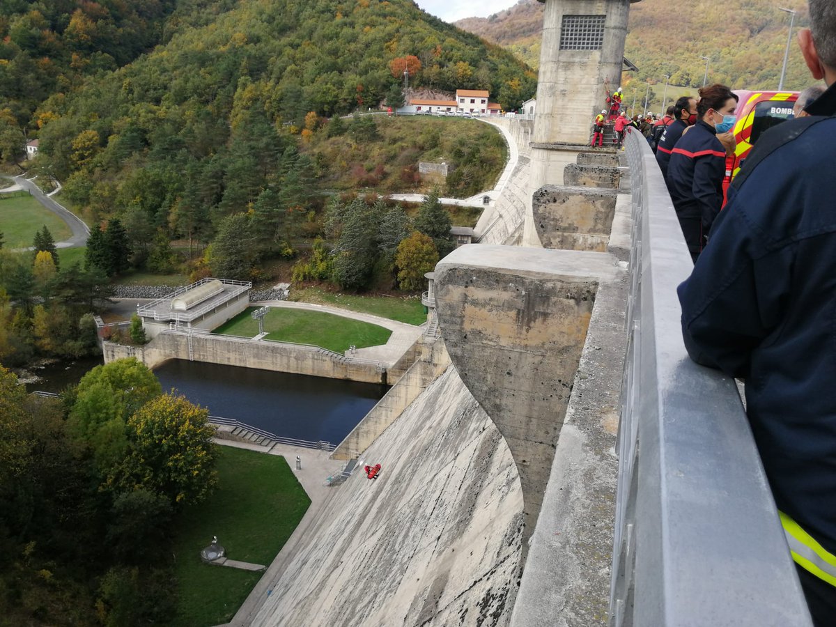IGEAR_Aragon's tweet photo. 🗓️Hoy estamos en el embalse de Eugi (#Navarra) en el simulacro final🚁🚒🚑del proyecto europeo #PoctefaAlert🇪🇺
@GobAragon @gob_na @sdis64 @Irekia @112Aragon #ConcejodeEugi #ProtecciónCivil #Bomberos #Emergencias112 https://t.co/BeyI3KrAW0