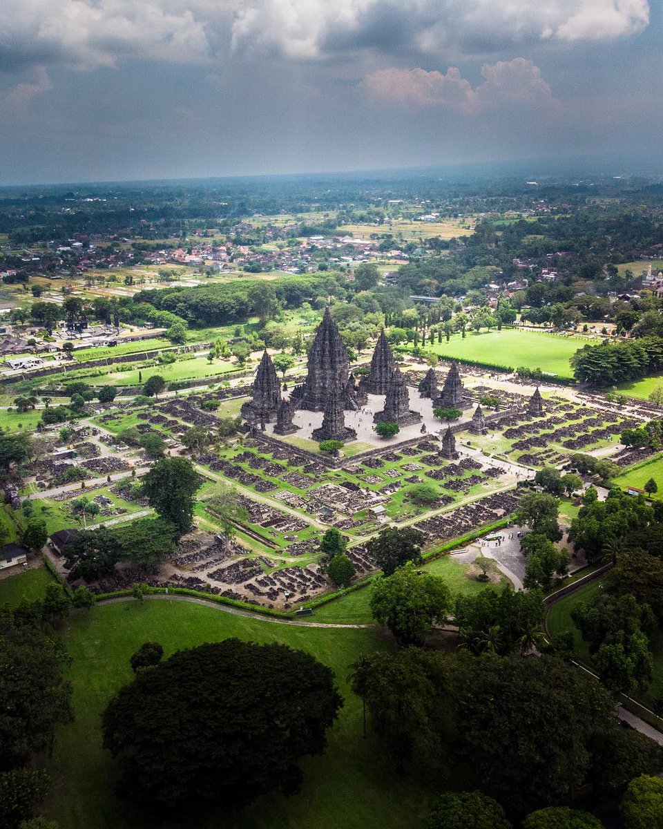 Visiting #Yogyakarta? Don't forget to catch a glimpse of the astounding #PrambananTemple in #Sleman! Have you ever explored any other beautiful temple around Yogyakarta? Tell us below.

📸IG: florianbrioude

#WonderfulIndonesia