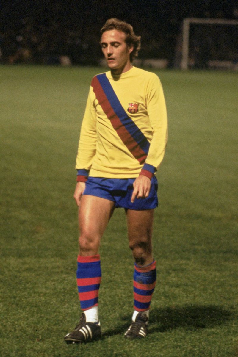 ___DeeMoney's tweet photo. Who's the greatest dribbler in the history of football???  

A. Johan Cruyff 
B. Ronaldinho Gaucho 
C. Lionel Messi 
D. Diego Maradona 

Comment Using #SportsCenter https://t.co/USR8wzCnqg
