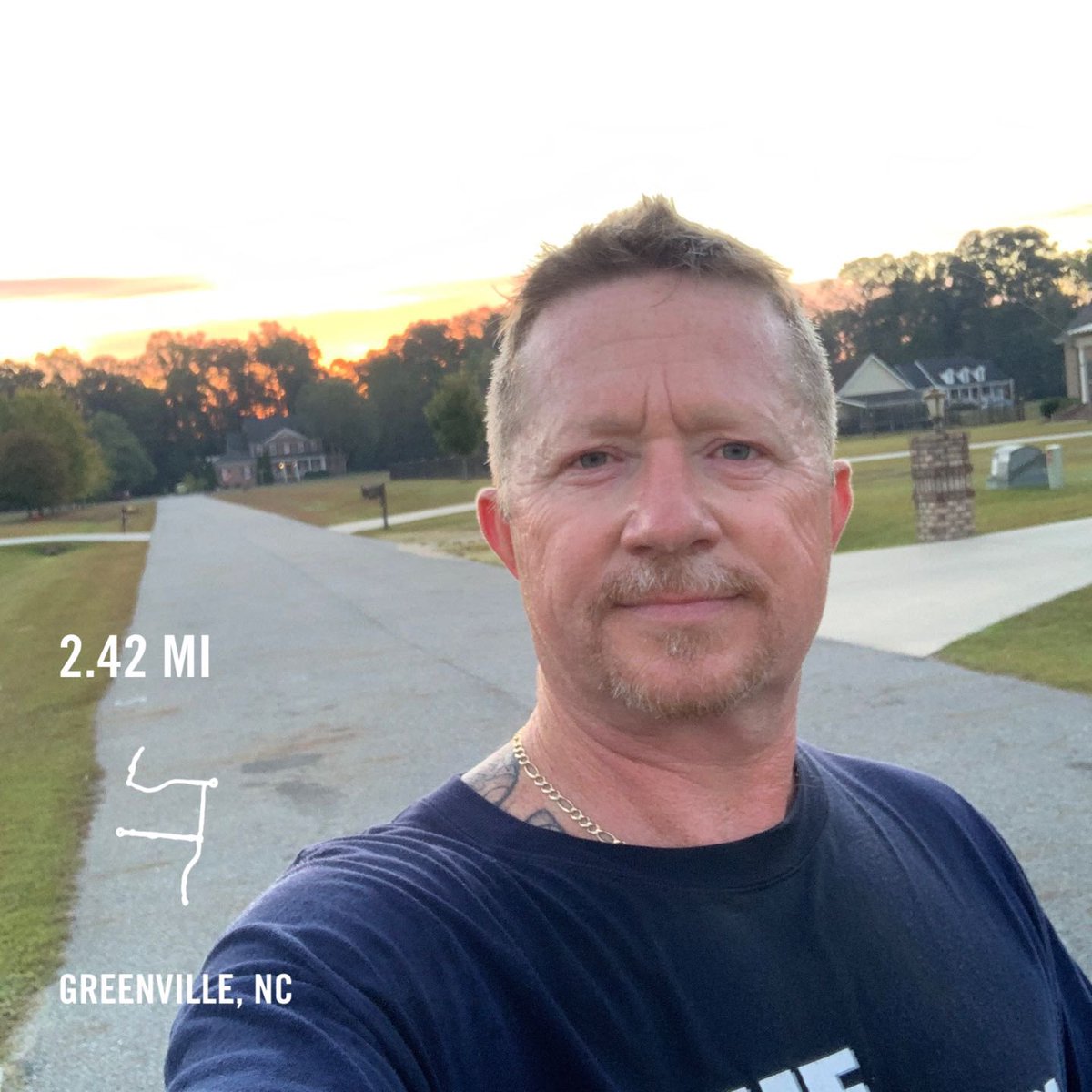 GeraldLogan19's tweet image. #nike
#powerpyramid 
#dumbbells 
#bentoverrows 35 4x12
#tripodrows 45 4x12
#pullovers 40 3x12
#reversegriprows 35 4x12
#bicepcurls 35 3x15
#hammercurls 30 3x15