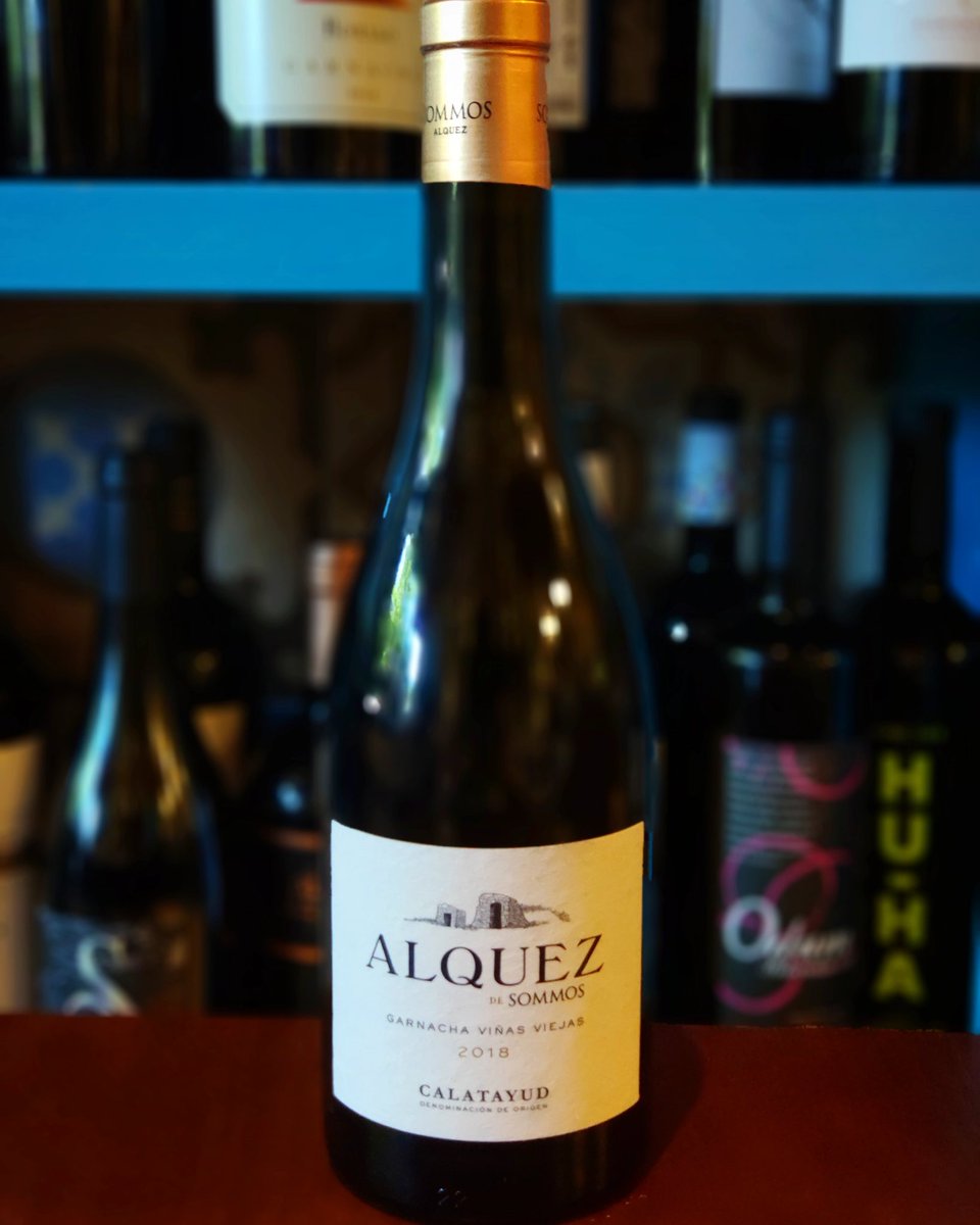 QdeleiteS's tweet photo. Ya estamos aquí con otra #Microclase
Esta vez os traemos el Alquez, una #garnacha con D.O de #calatayud que también tiene 90 puntos en la #guiapeñin y ha ganado la medalla de oro en algún concurso internacional. https://t.co/FRJ3vdAxsq