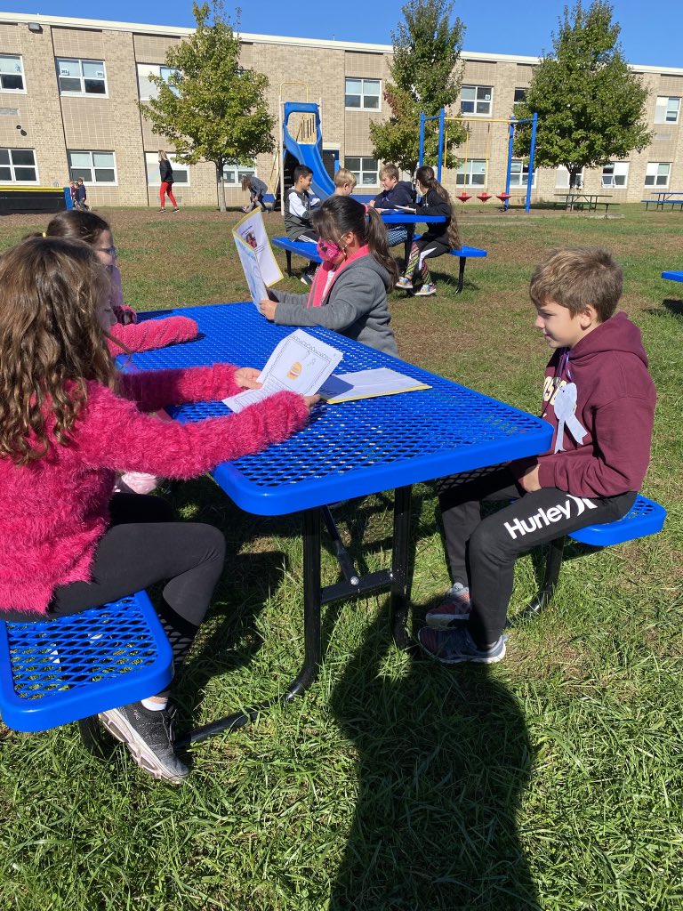 Mrs. Horton tweet media