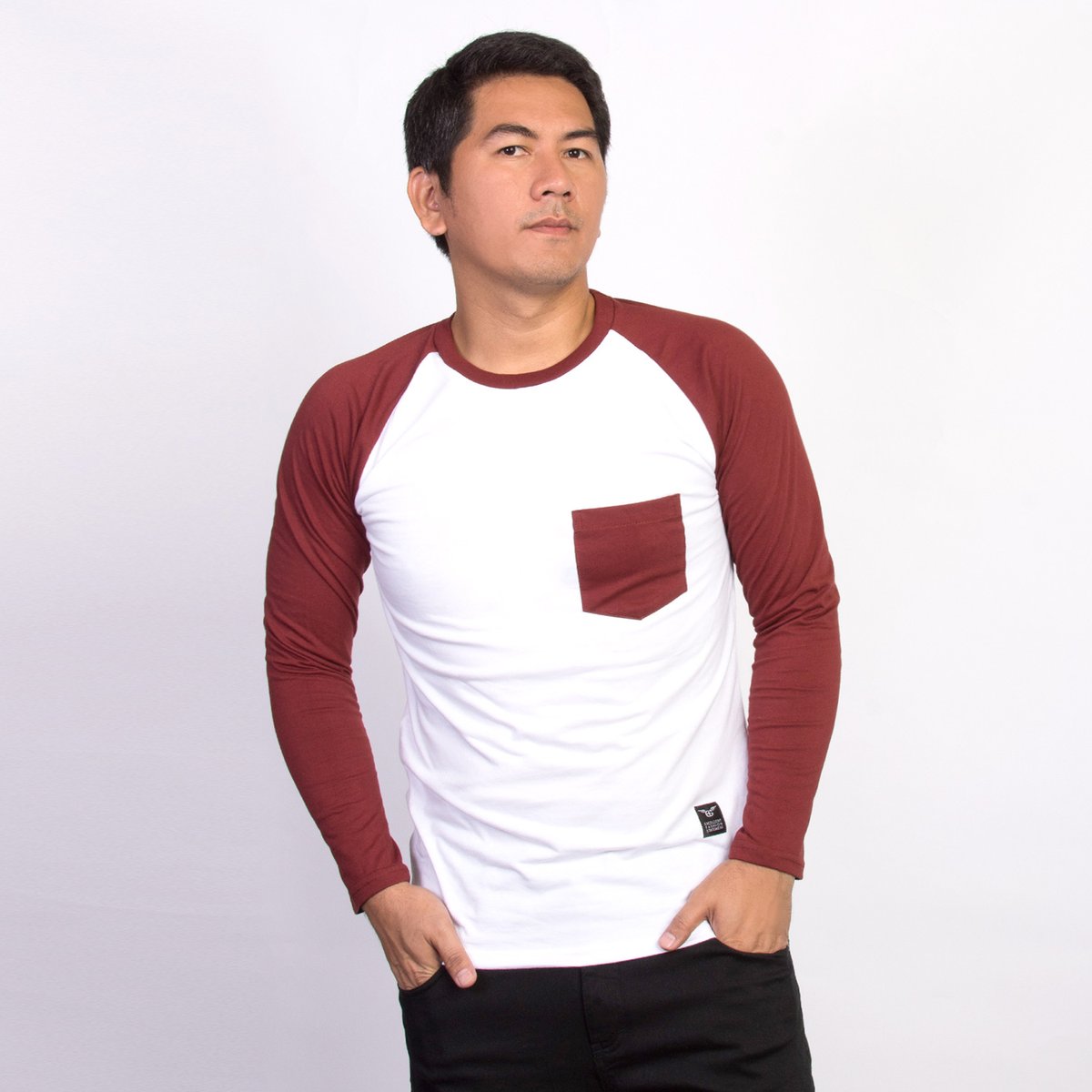 EFS_Apparel's tweet image. Maroon looks great with white! Get that neat and simple look with this Blake maroon edition and go through your day as stylish as you’d want to be. Message us to order!

#EFSCore #EFSApparelBasics #BasicTees #Raglan #Longsleeve #Maroon