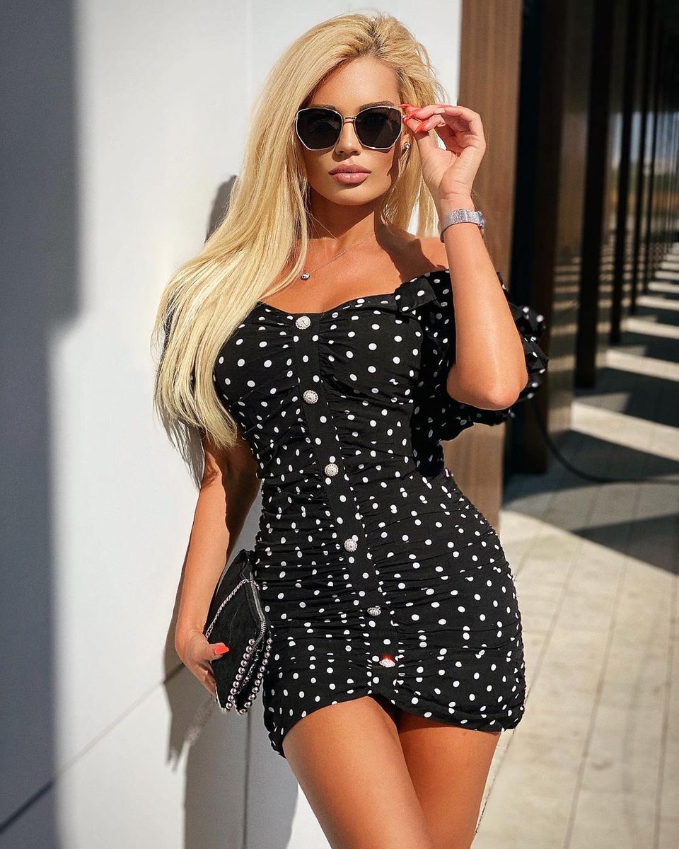 xBrazenGemx's tweet photo. “I have been told I am hard to handle, I believe I just haven’t found the one who can handle me.”

🔮 The Gem you wish you had
🔮 Submissive
🔮 Boy and Girl Kisser 
🔮 Hard to tame
🔮 Gets what she wants
🔮 Looking For Fun
🔮 18+ Only MDNI
🔮 Banter and Stories
🔮 RL = Blocked https://t.co/NluCBwuwXM
