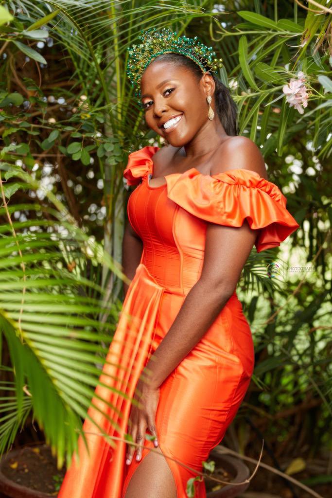 SunriseBites_'s tweet photo. Happy happy birthday to our personal person! 🥳 Our oga on the top!!! 🙌🏽💃🏽We love you @vyckybecks ❤️❤️ Have an amazing one and may the good Lord continue to show off in your life. 

Love, your crazy SMM; Jay 🤪 https://t.co/PCZtoqh7Ic