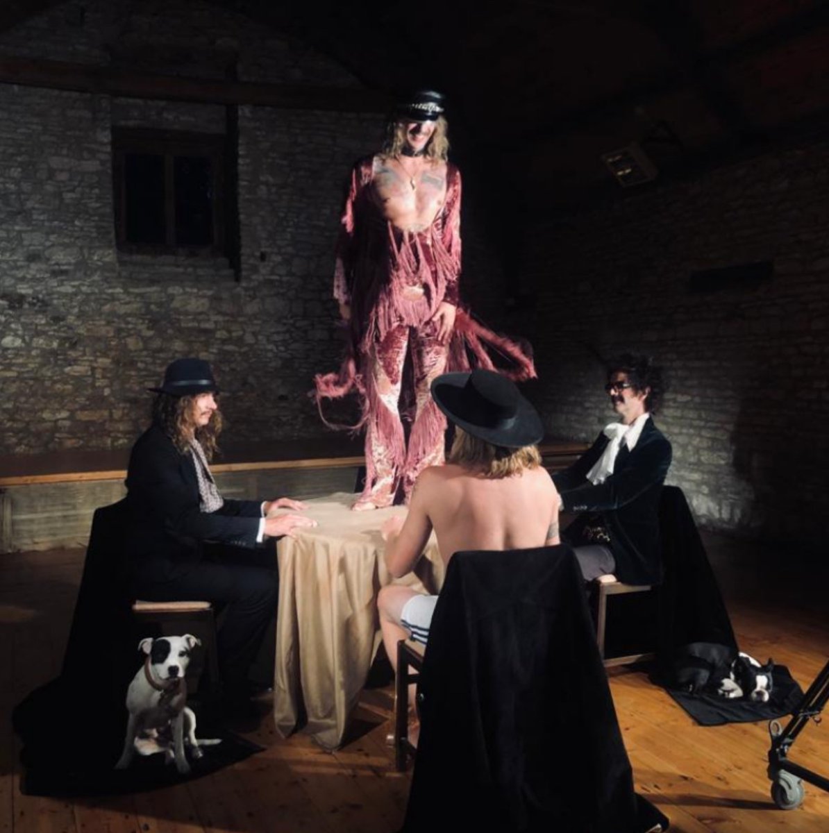 Have you heard "It's Love, Jim" yet?! It's out TODAY! 
Get your ears into it right now here: thedarkness.lnk.to/motorheart