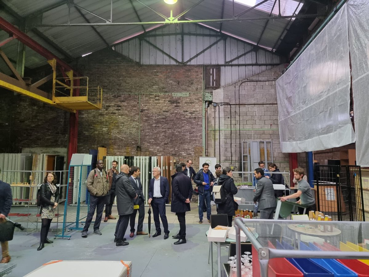 Ce matin, à l'inauguration de <a href="/ReaVie_/">RéaVie</a> , un acteur majeur du #Réemploi installé à #LaCourneuve 👍
#RSE #BTP