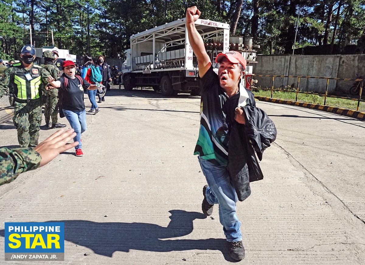 eicvsfascism's tweet photo. People Power is alive in Baguio. They’re not relenting — and we should take the cue from the people who took back BENECO from its usurpers.

#StandWithBENECO
(📷: @PhilippineStar) https://t.co/DRCVI5zFX3