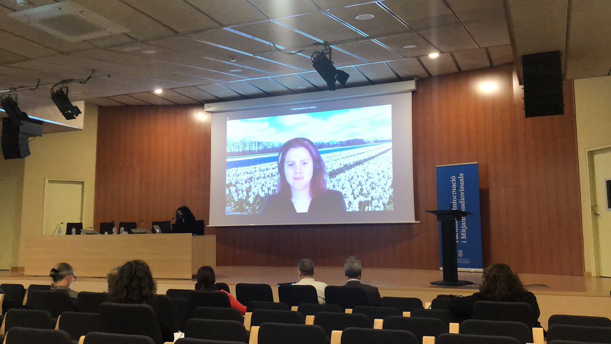 NUBILUMsmartDOC's tweet photo. Primera sessió: connectem amb @NicoleMcNeilly que des d'@Europeanaeu ens parlarà de l'impacte de les col.leccions digitals https://t.co/H49Ze6EjEF