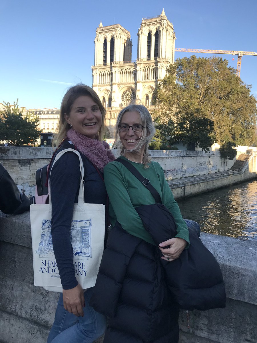 fle_isabel's tweet photo. Mais il y a le temps aussi de profiter de @Paris 😉 https://t.co/rhdt43faWn