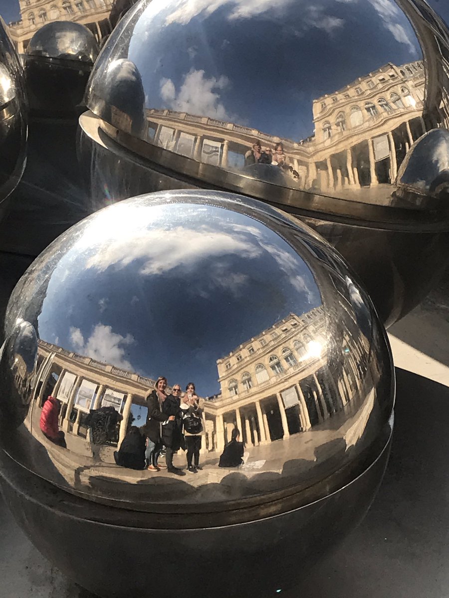 fle_isabel's tweet photo. Mais il y a le temps aussi de profiter de @Paris 😉 https://t.co/rhdt43faWn