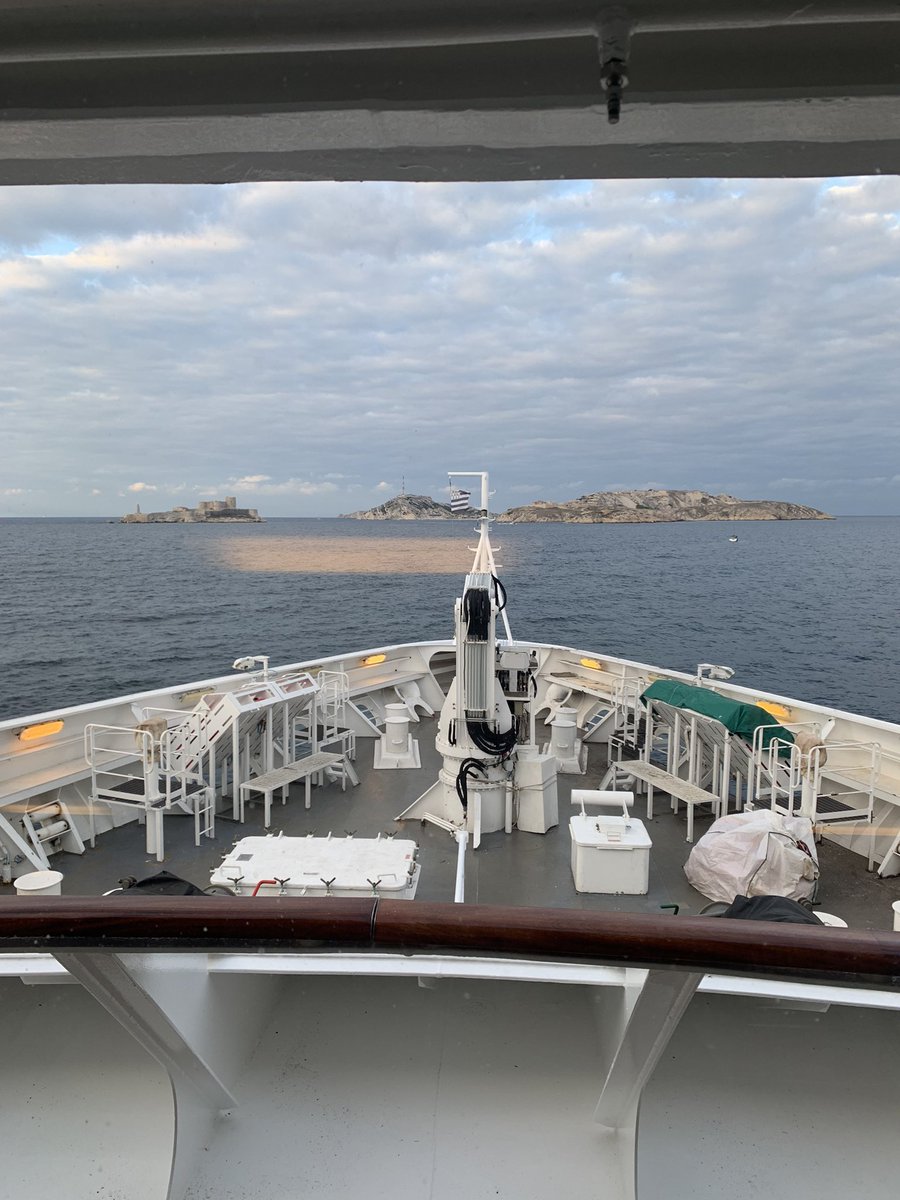 Émotion teintée de sérénité de voir ce matin le dernier navire @Cie_ponant quitter <a href="/marseille/">Ville de Marseille</a> pour retrouver les latitudes australes pour le plus grand bonheur de ses passagers , équipages et de toute la communauté maritime française 🚢🚢💧💧💙💙!!!