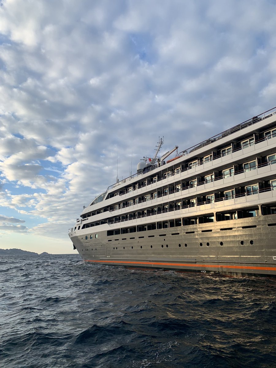 jfshs's tweet photo. Émotion teintée de sérénité de voir ce matin le dernier navire @Cie_ponant quitter @marseille pour retrouver les latitudes australes pour le plus grand bonheur de ses passagers , équipages et de toute la communauté maritime française 🚢🚢💧💧💙💙!!! https://t.co/3un6FlBUHu