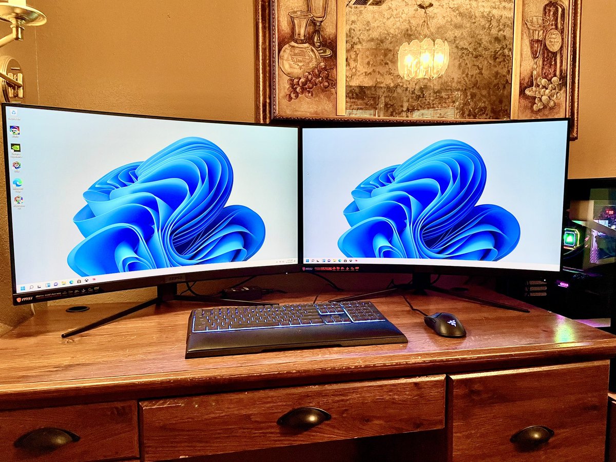 ToTster12's tweet photo. Welp, getting the pc setup, temporary arrangement as of now but it’s getting there. #PCgaming #Gaming #PlaystationRemotePlay #XboxCloudGaming #NintendoSwitchWithCapturecard #FS22ready https://t.co/QRtiJ6zm2J