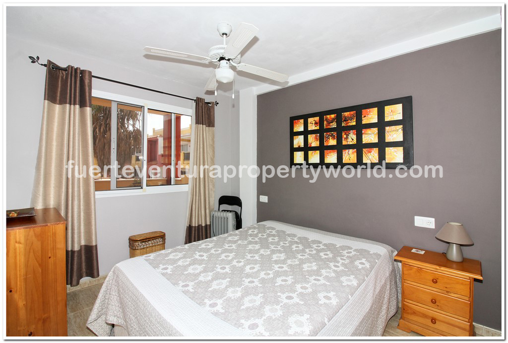 FUEProperty's tweet photo. End-corner furnished 2-bedroom #apartment with pool and garden views from south-facing private terrace for only 75.000€ https://t.co/sxnNA45rb8 #Fuerteventura #property #ForSale #CanaryIsands #wintersun #homeinthesun #realestate https://t.co/zMFsaUlxF4