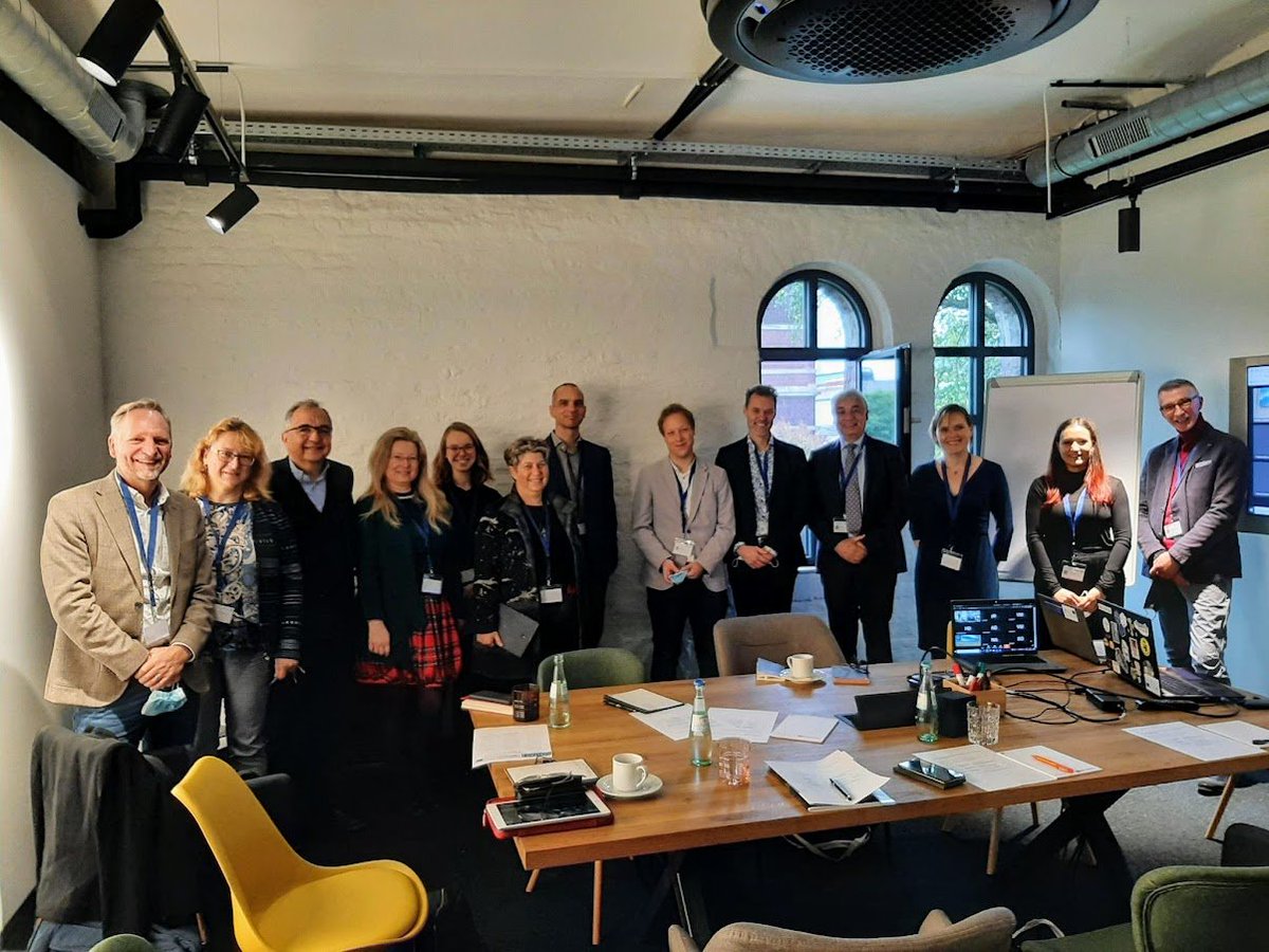 cinea_eu's tweet photo. Kicking off at #CIVITAS2021 Forum in #Aachen the new network of #universities active in the field of #UrbanMobility with an opening by @cinea_eu's Marcel Rommerts !
Looking forward to a fruitful cooperation🤝
#H2020Transport #EUTransportResearch https://t.co/H0bOyIQCvy