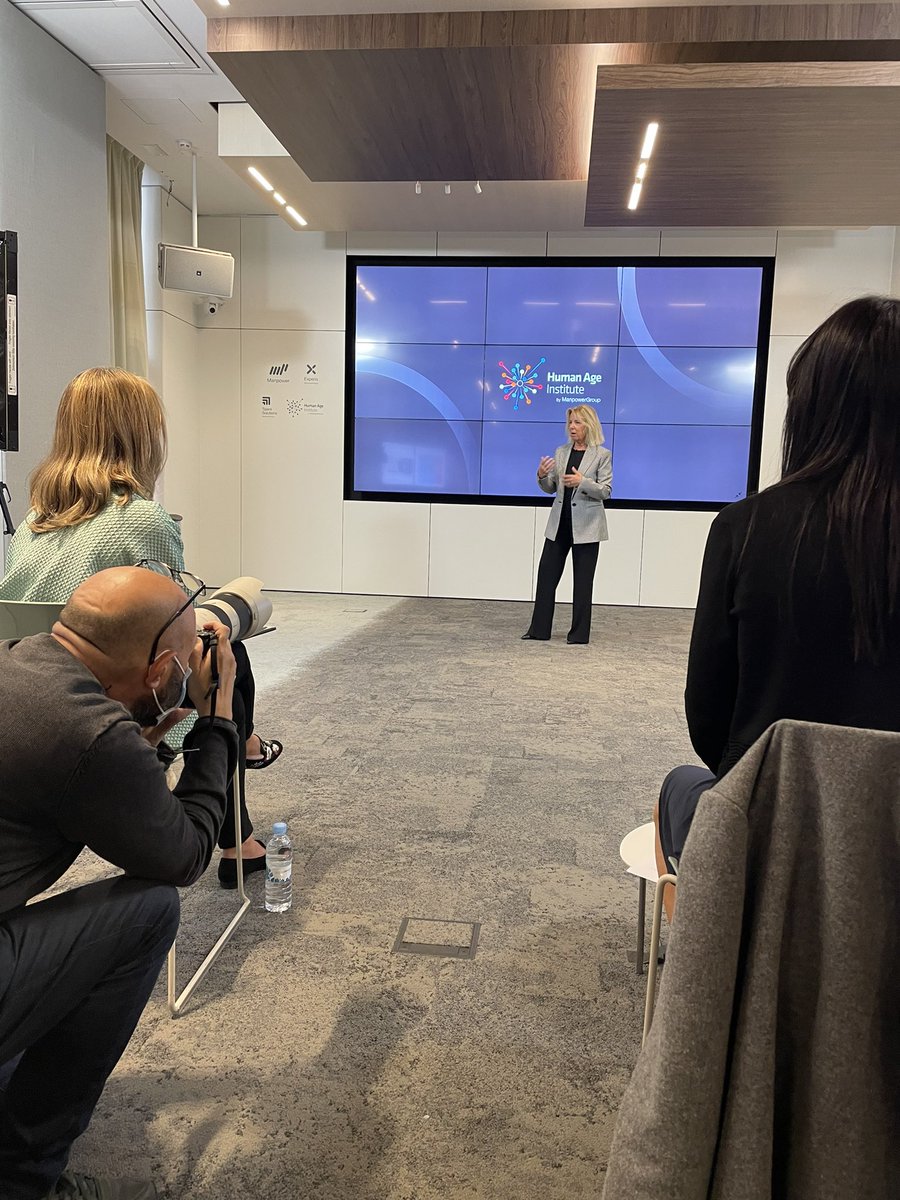 juliargueza's tweet photo. ¿Reto u oportunidad? Tecnología y nuevo #empleosdefuturo Hoy en nuestro espacio @HumanAgeInsES #TalentTower @ManpowerGroupES #TrendingTalentTalks @MontseMoliner1 @slealm @SomosABANCA @ExperisSpain @ManpowerGroupES La respuesta es claramente oportunidad https://t.co/UEuMtSNWhu