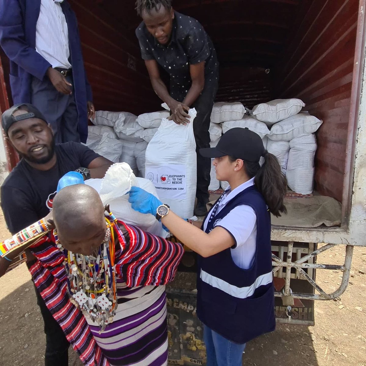 RamgarhiaYouth's tweet photo. Happy Mashujaa Day!
We celebrate our heroes - volunteers,local community coordinators,Team Members and our Donors.
@SikhPA
@Khalsa_Aid
@KenyaRedCross
@ElephantCoop
#sevawithoutboundaries
#sikhsinkenya
#kalasingha https://t.co/Lc57dUu5mp