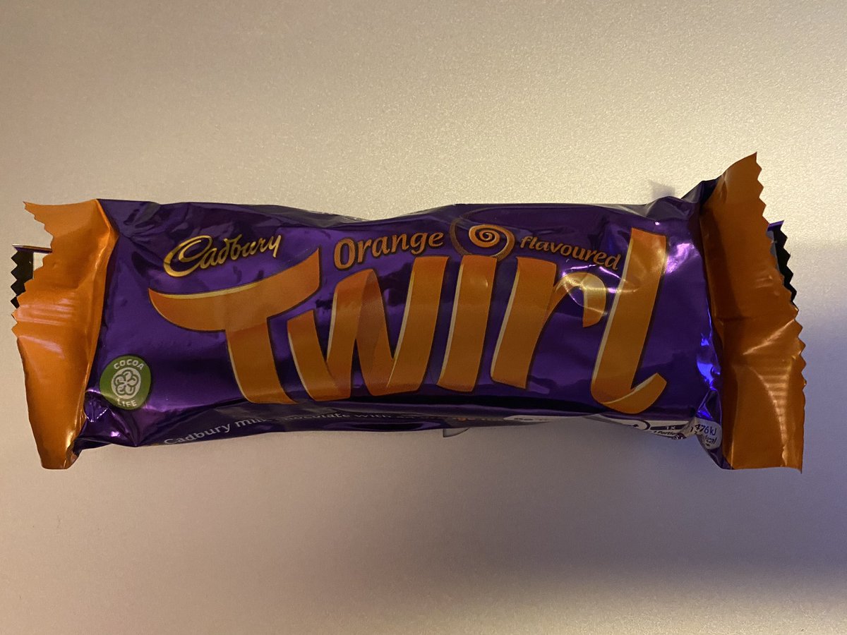 EmShannon20's tweet image. Getting my work bag ready for a day at the office after a long time away and discovered this little gem… #surprise #backtotheoffice #orangetwirl #winning #HumpDayMotivation