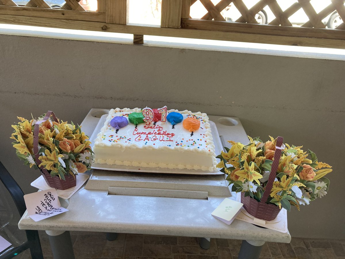 danileacm's tweet photo. Another highlight from this past weekend was the beautiful smile on grandma’s face when she got 92 letters/cards total! Thankful to friends, family and all who helped her wish come true! #happybday #91 #medtwitter #medicalhumanities https://t.co/rWm2SyyGSv