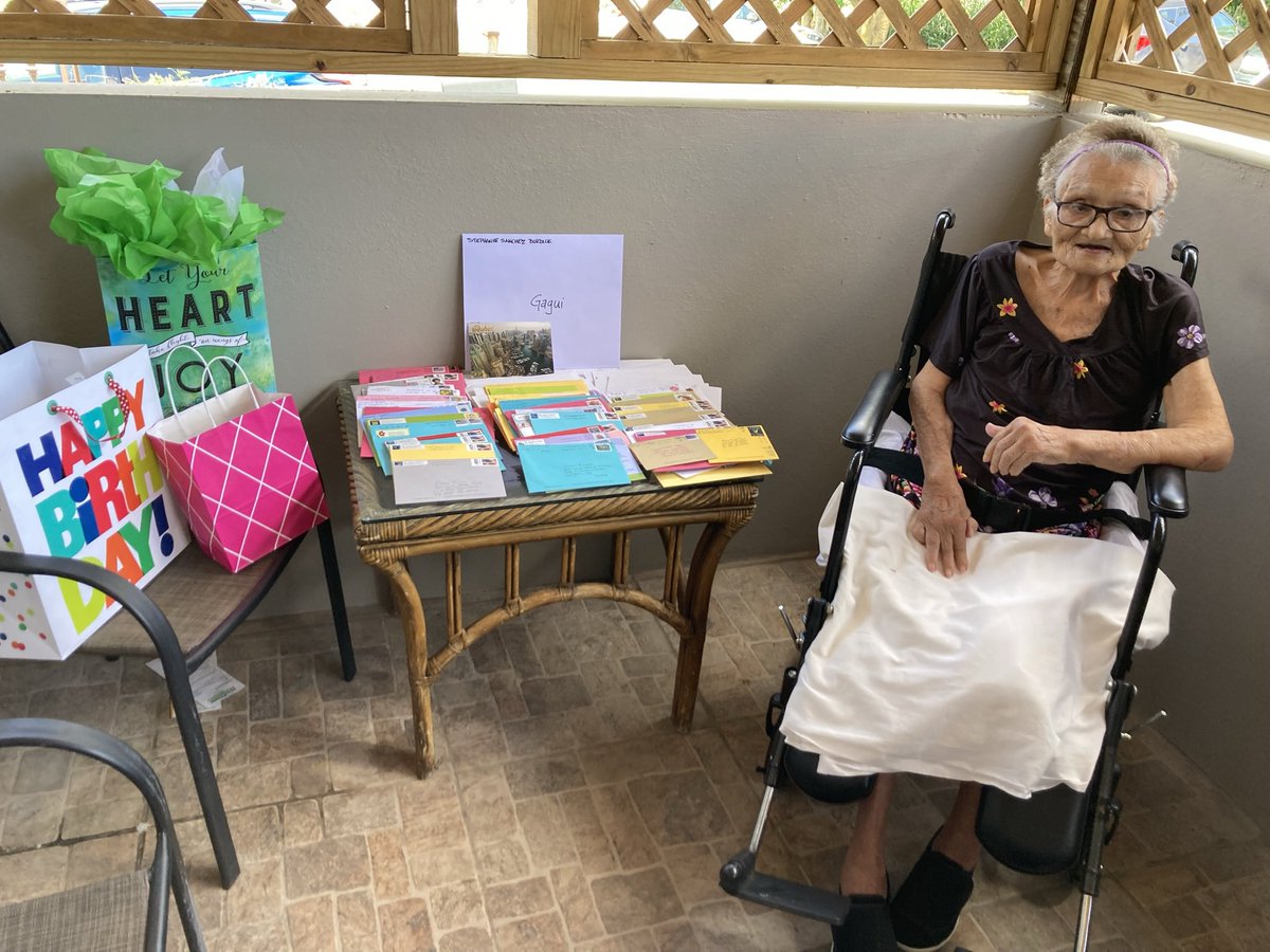 danileacm's tweet photo. Another highlight from this past weekend was the beautiful smile on grandma’s face when she got 92 letters/cards total! Thankful to friends, family and all who helped her wish come true! #happybday #91 #medtwitter #medicalhumanities https://t.co/rWm2SyyGSv