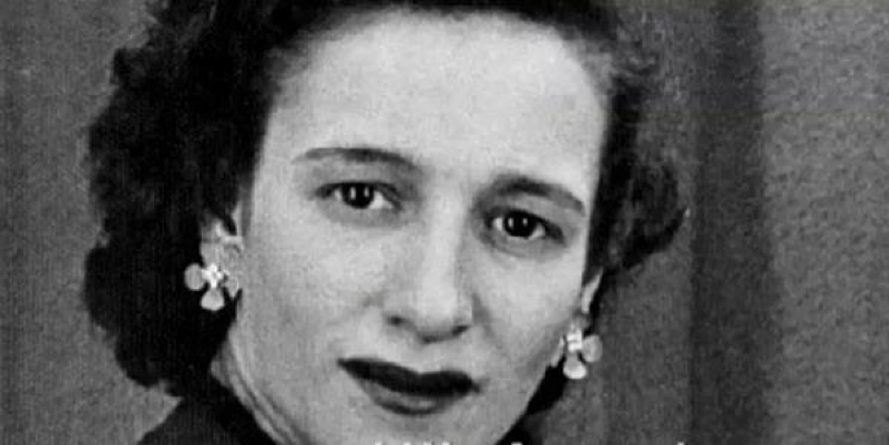 ANPIRomaPosti's tweet photo. #MaddalenaCerasuolo "Lenuccia", operaia di 23 anni, fu una delle protagoniste delle “Quattro giornate di #Napoli”.Nei giorni della rivolta,mentre si sparava contro i nazifascisti a #Capodimonte,#Foria e #Chiaia impedì ai tedeschi di depredare una fabbrica.Morì il #23ottobre 1999. https://t.co/Hy2PgUZamT