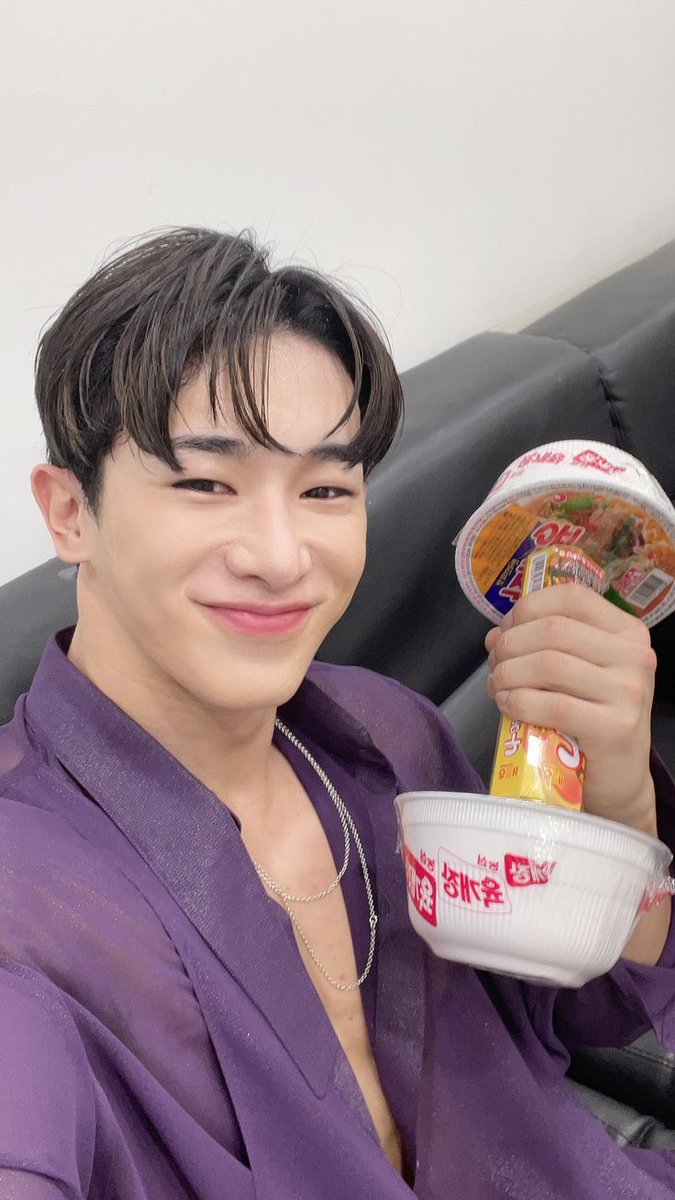 jose_monbebe's tweet photo. Cualquier tipo de pelo le queda bien a este hombre ๐#WONHO #wonhobestboy #wonhoteamo #wonhocute #wonhowenee #wonhoblue #wonhopretty #wonhobigheart #wonhobemylove #wonhobestsoloist #wonhobunny https://t.co/Zc4FJ5hK6x