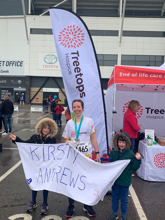 treetopshospice's tweet photo. A massive thanks to all of you who ran the Derby 10K for us! It was amazing to see some many people in our Team Treetops t-shirts! We are all very proud of you! #TeamTreetops https://t.co/ofANadLPSl