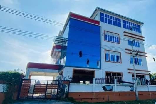 IrrawaddyNews's tweet photo. The office building of the National League for Democracy (NLD) was bombed by unknown attackers in Myeik Township, Tanintharyi Region on Tuesday night, according to local news agency Dawei Watch. The building was seriously damaged by the blast. (Photo: CJ) #WhatsHappeningInMyanmar https://t.co/IBcMMqJdLj