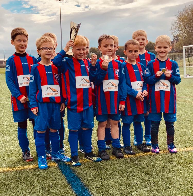 WickersleyYouth's tweet photo. Well done to our U7's Reds....Porter Cup Winners !
Sponsored by JM Ross Construction Ltd U-PVC Installation, Repairs and Joinery
#grassrootsfootball #Wickersleyyouth #portercup https://t.co/v0uFVpD6bl
