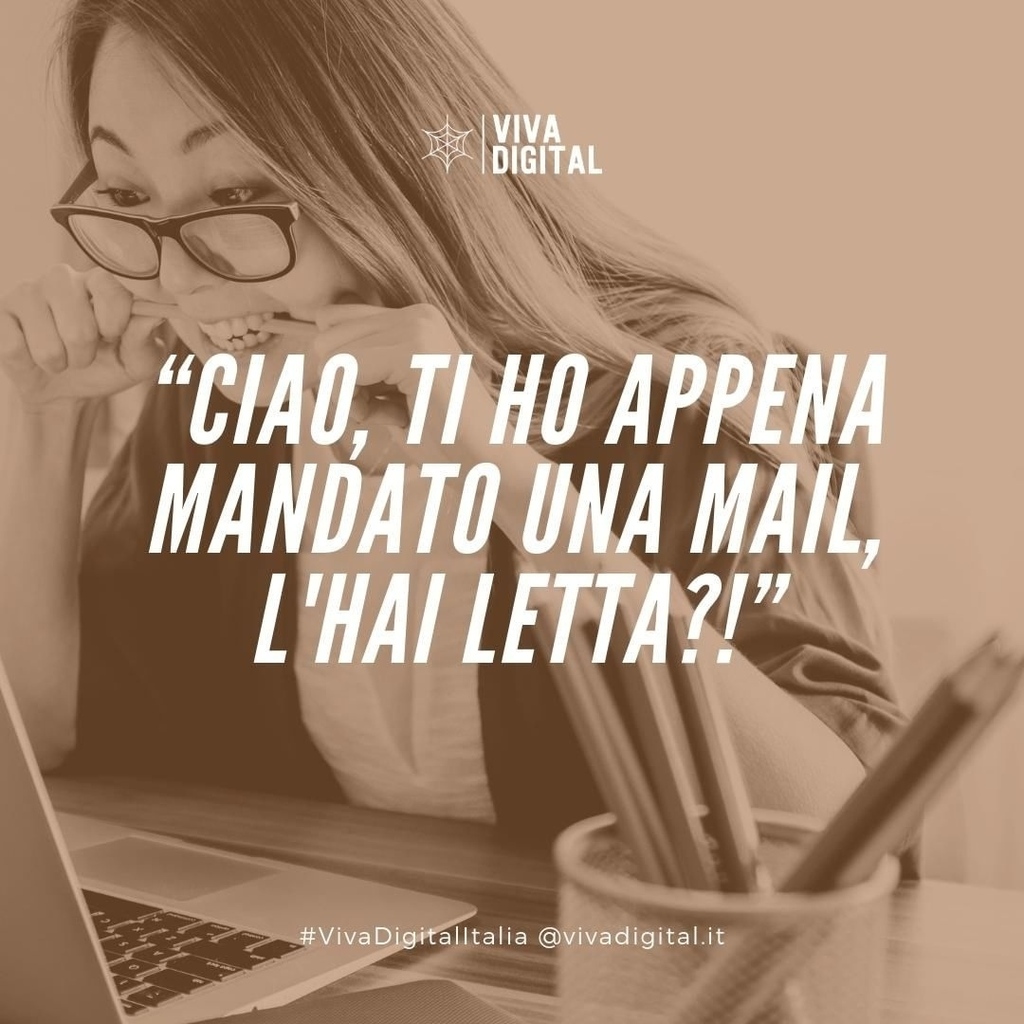 CIAO, TI HO APPENA MANDATO UNA EMAIL, L’HAI LETTA? 
Ed è proprio mentre pronunci “Pronto” che la mail giunge alla tua casella di posta elettronica.
⠀
...È lì che ti fissa, quasi scusandosi per il ritardo e per la telefonata del suo mittente. Ma sai che né te né lei avete col…