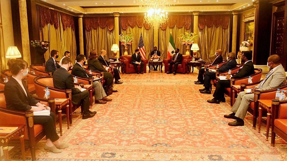 PdgePrensa's tweet photo. El Gobierno estadounidense seguirá reforzando las relaciones de amistad y cooperación con Guinea Ecuatorial https://t.co/9M6dgSsFhZ https://t.co/U8AMRuF6CZ