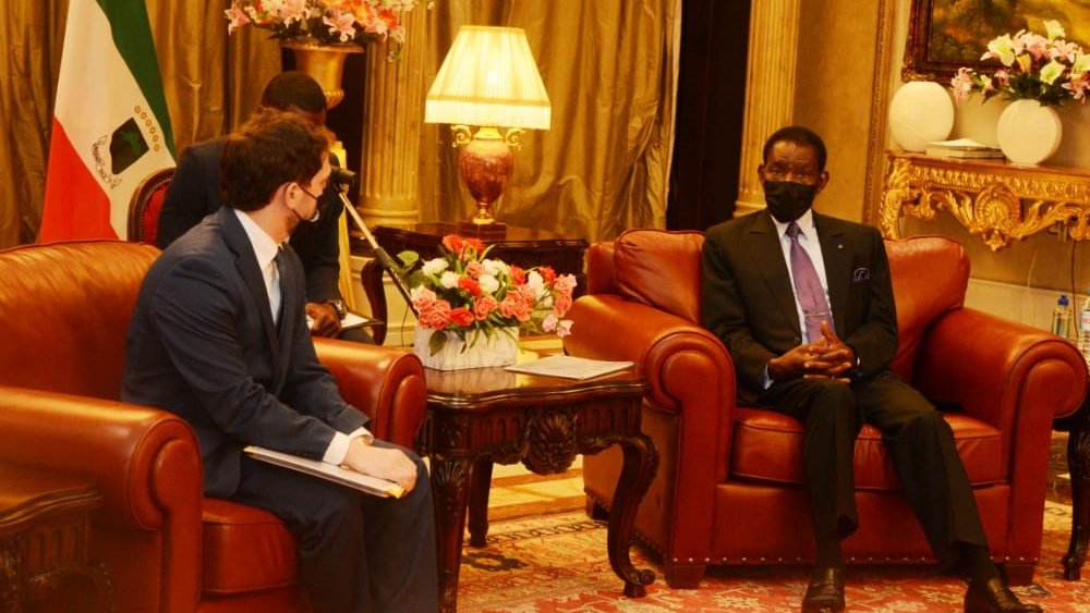 PdgePrensa's tweet photo. El Gobierno estadounidense seguirá reforzando las relaciones de amistad y cooperación con Guinea Ecuatorial https://t.co/9M6dgSsFhZ https://t.co/U8AMRuF6CZ