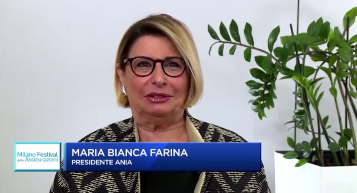 franzrusso's tweet photo. Apre i lavori è Maria Bianca Farina, presidente @aniaufficiale. "Il settore assicurativo ha subito una contrazione del 4% ma prevediamo una crescita con una raccolta a fine anno di 144 mld€. Il settore si è dimostrato resiliente"

#InsuranceDay2021 #NextGenerationInsurance2021 https://t.co/Z5smITuhmf