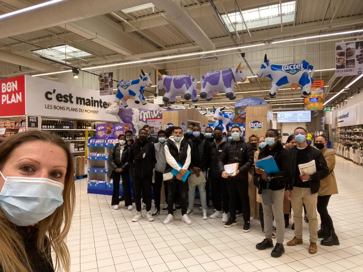 Nos équipes de Carrefour #CarréSénart ont eu la joie d'accueillir des élèves de #BTS du lycée <a href="/LArmandYERRES/">Lycée des Métiers Louis Armand</a>. L'occasion de leur montrer le référencement fournisseurs, la fidélisation #clients, l’affichage #magasin… Et ainsi former les futurs #collaborateurs de demain 😉