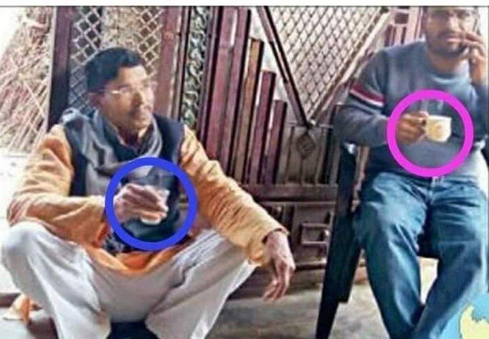 ये है हाथरस के सांसद। अनुसूचित जाति से आते है लेकिन किसी भी सवर्ण के यह जब जाते है तो ये अपने साथ डिस्पोजल ग्लास ले कर जाते है, उनके कुर्सी देने पर भी ये नीचे बैठते है, दलित समाज चाहे कितना भी बीजेपी और आरएसएस के लिए कर ले लेकिन उनकी नजर में उनकी औकात वही रहेगी <a href="/Profdilipmandal/">Dilip Mandal</a>