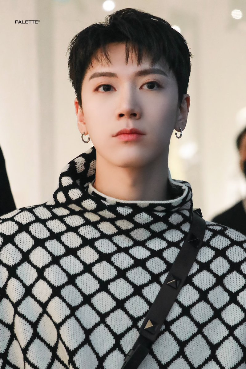 Palette_TEN's tweet photo. 211020[HQ] VLTN

#TEN #텐 #เตนล์ #李永钦 #テン #TENxValentinoResignify https://t.co/UfTHL2CjXQ