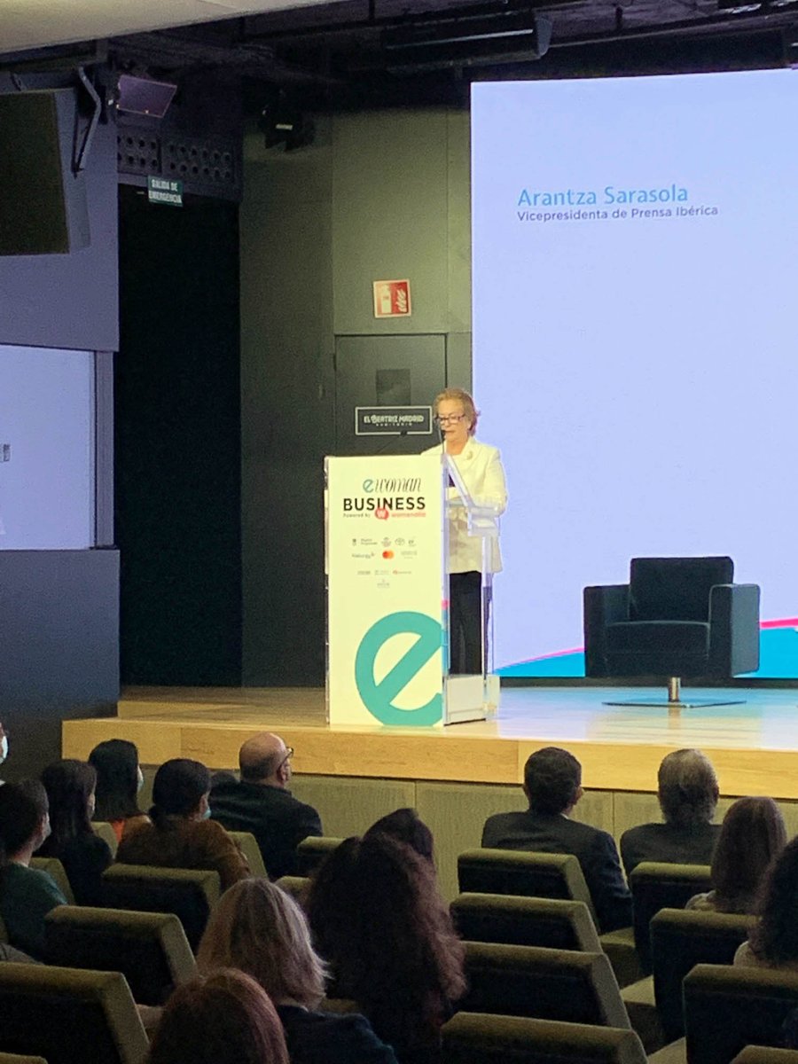 Arantza Sarasola, vicepresidenta de 
<a href="/PrensaIberica/">Prensa Ibérica</a>, abre el #eWomanBusiness. "La palabra clave de esta 1ª edición es avanzar en la igualdad, en la recuperación económica... en una sociedad mejor y más justa". Y hay formas de llevarlo a cabo.
Síguelo en woman.es/lifestyle/woma…