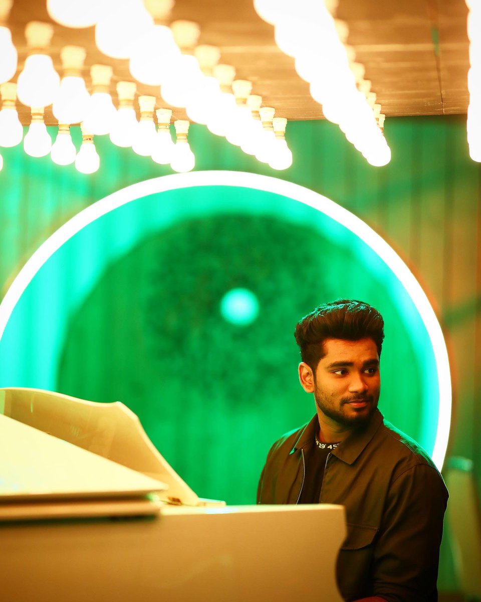 Yaarumey thevailla stills❤️