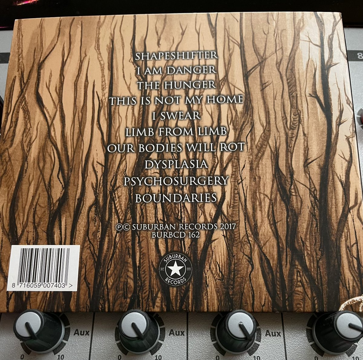 greetzMike's tweet photo. De muzikale dagstart van vandaag is Sisters Of Suffocation - Anthology of curiosities (2017).
Suburban Records BURBCD 162 printed in The Netherlands
#SistersofSuffocation #deathmetal #cdcollection https://t.co/99lPedGXKg