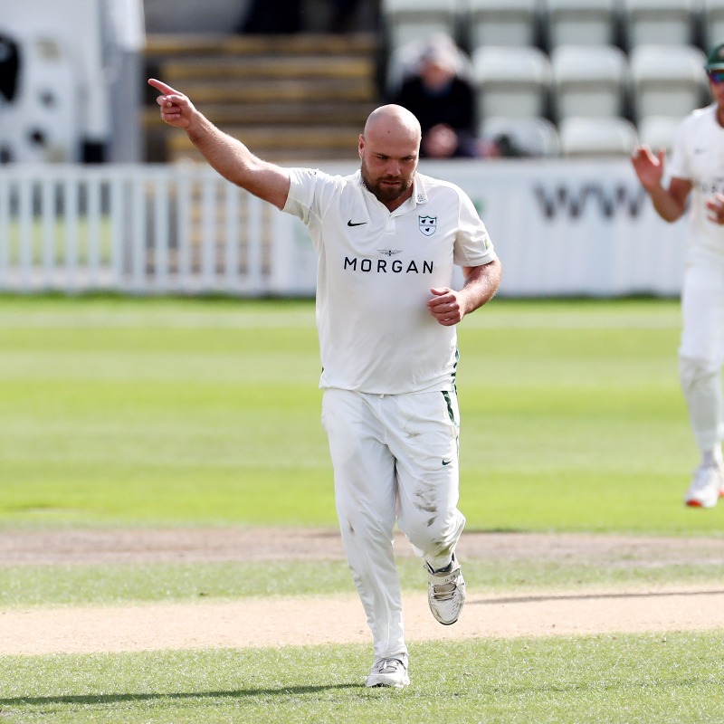 WorcsCCC's tweet photo. ๐๐ข๐ ๐๐๐๐๐ ๐ค ๐ง๐๐ก ๐ฌ๐๐๐ฅ๐ฆ ๐๐ก๐ ๐๐ข๐จ๐ก๐ง๐๐ก๐
Joe Leach has signed a new three-year contract at New Road until the end of the 2024 season, and is relishing the next phase of his career.
Read more ๐
#WeAreWorcestershire๐ #TenYearsAndCounting