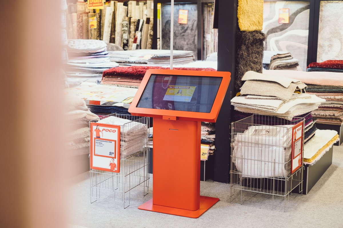 dimedis's tweet photo. @meinpoco setzt auf interaktive Produktberater für Matratzen, Teppiche, Großgeräte, Bodenbeläge und Bilder. Unsere #DigitalSignage Lösung kompas steuert dabei die POS-Bildschirme und interaktiven Produktberater. Mehr dazu: https://t.co/F0g9cbrcJK https://t.co/Cw5IqDt1rG