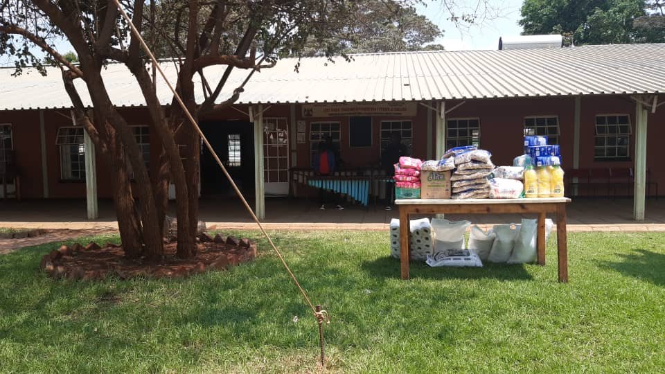 ATCAZW's tweet photo. A touch of Some charity!

This year the Association has mobilised donations for the Dzikwa Trust in Dzivarasekwa, Harare. Today we donated a food hamper worth ZWL$70,000 and ZWL$250 000 in cash to support their cause in helping vulnerable and disadvantaged kids. #atcday 2021 https://t.co/kwlQ6fvfvr