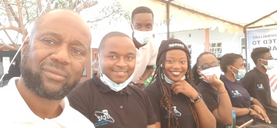 ATCAZW's tweet photo. A touch of Some charity!

This year the Association has mobilised donations for the Dzikwa Trust in Dzivarasekwa, Harare. Today we donated a food hamper worth ZWL$70,000 and ZWL$250 000 in cash to support their cause in helping vulnerable and disadvantaged kids. #atcday 2021 https://t.co/kwlQ6fvfvr